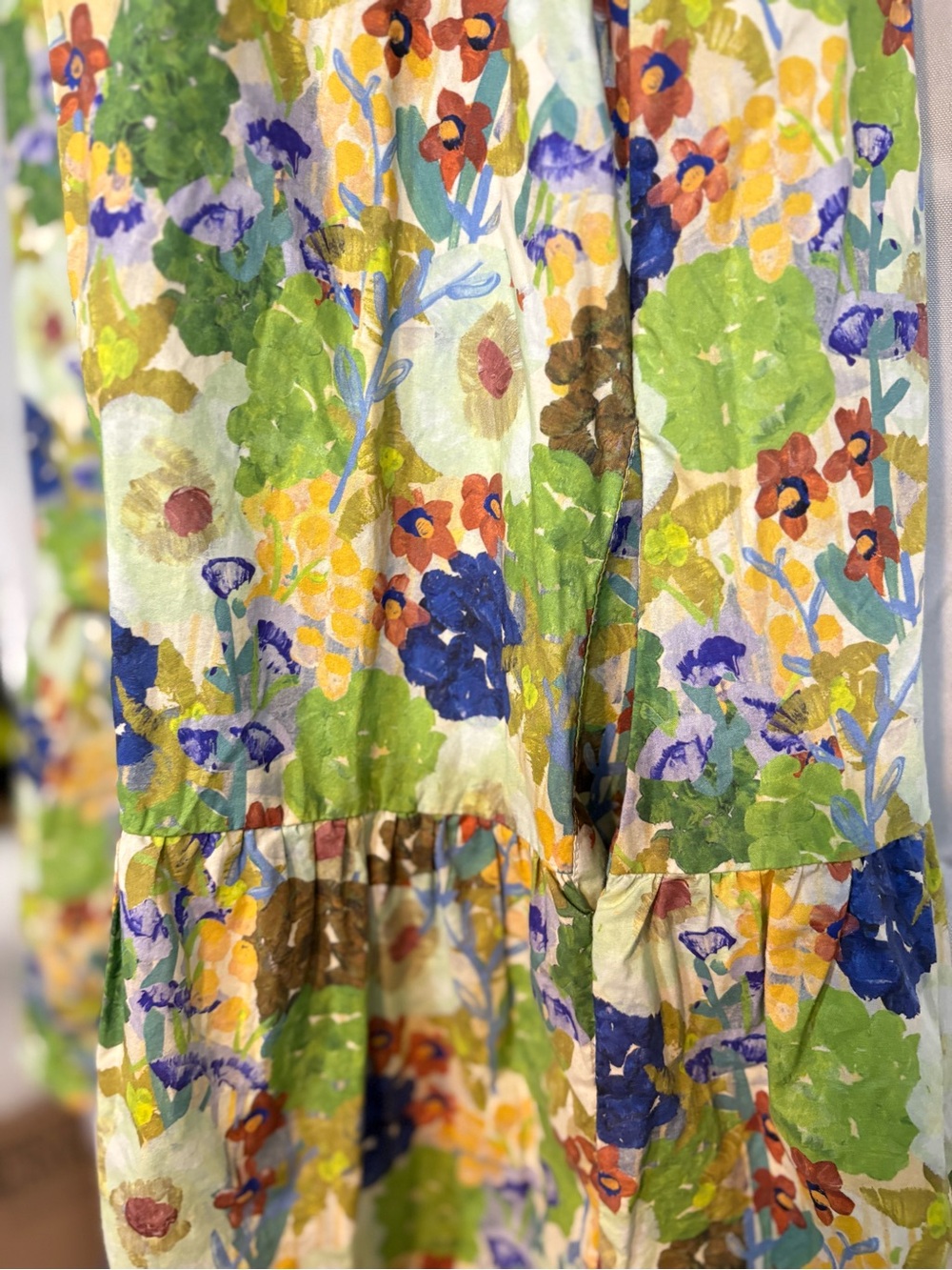 floral dress, featuring ruffle sleeves and a tiered skirt medium - Picture 3 of 15